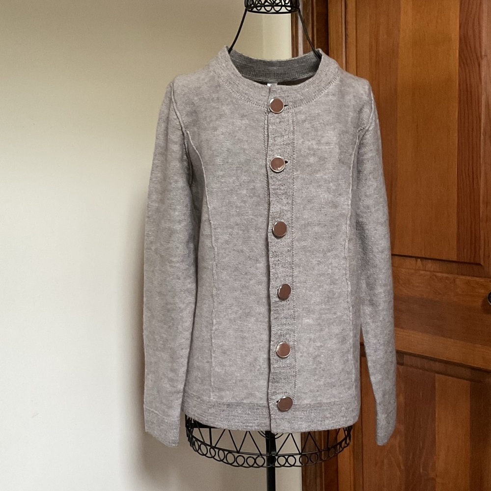 NWT Made With Love Gray/Beige Cardigan Button Down Detail Size Large - Picture 1 of 8